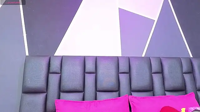 Snapshot of Antonella-Ray chatting on October 16, 2025, 8:06 pm Antonella-Ray online show from October 16, 2025, 8:06 pm