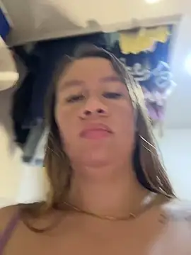 Snapshot of Emiily_lee chatting on February 8, 2026, 10:46 am Emiily lee online show from February 8, 2026, 10:46 am