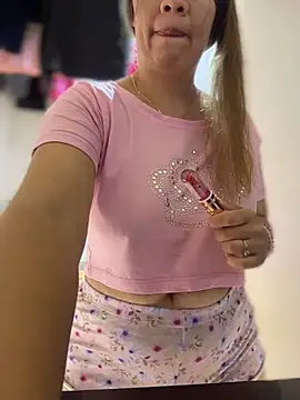 Snapshot of Emiily_lee chatting on February 18, 2026, 9:06 am Emiily lee online show from February 18, 2026, 9:06 am