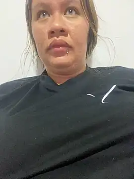 Emiily lee online show from March 2, 2025, 11:28 pm
