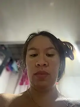 Snapshot of Emiily_lee chatting on February 4, 2026, 9:04 am Emiily lee online show from February 4, 2026, 9:04 am