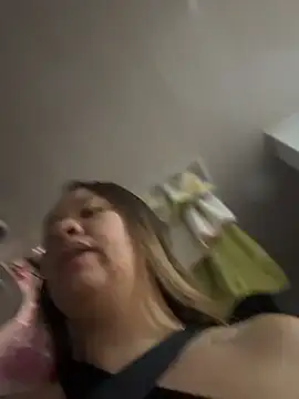 Snapshot of Emiily_lee chatting on February 10, 2026, 9:14 pm Emiily lee online show from February 10, 2026, 9:14 pm