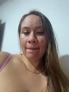 Emiily lee online show from November 28, 2025, 4:12 am