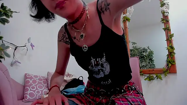 BonnieCute  online show from April 5, 2026, 12:06 am