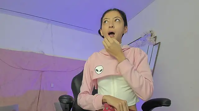 BonnieCute  online show from February 20, 2025, 11:42 am