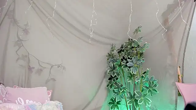 BonnieCute  online show from November 23, 2025, 11:37 pm