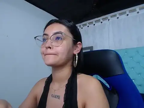 Snapshot of antonella_sweetlittle chatting on October 28, 2025, 8:13 am antonella sweetlittle online show from October 28, 2025, 8:13 am