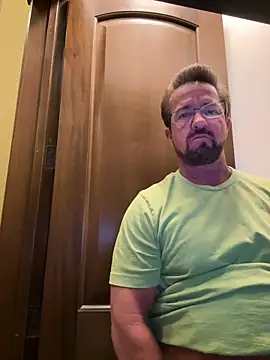 Snapshot of sluttydylan chatting on October 2, 2025, 2:26 am sluttydylan online show from October 2, 2025, 2:26 am