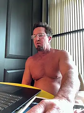 sluttydylan online show from January 6, 2026, 7:29 pm