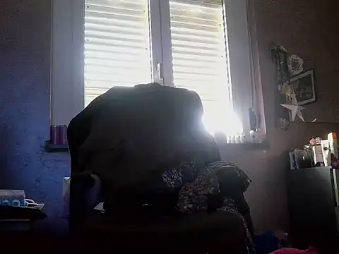 Snapshot of LadyVenere chatting on October 12, 2025, 3:35 pm LadyVenere online show from October 12, 2025, 3:35 pm