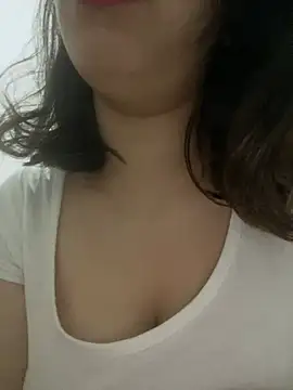 Snapshot of farah-36 chatting on February 21, 2025, 3:34 am farah-36 online show from February 21, 2025, 3:34 am