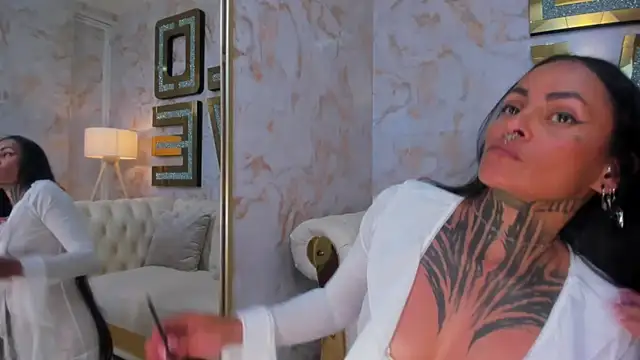 Snapshot of hanna_slut_ chatting on October 23, 2025, 12:15 pm hanna slut  online show from October 23, 2025, 12:15 pm