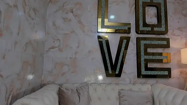 Snapshot of hanna_slut_ chatting on October 18, 2025, 11:18 pm hanna slut  online show from October 18, 2025, 11:18 pm