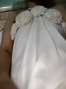 Snapshot of Sofia_xx2 chatting on November 24, 2025, 9:48 pm Sofia xx2 online show from November 24, 2025, 9:48 pm