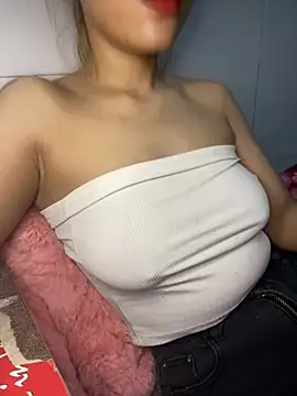 Snapshot of Sofia_xx2 chatting on December 29, 2024, 1:56 am Sofia xx2 online show from December 29, 2024, 1:56 am