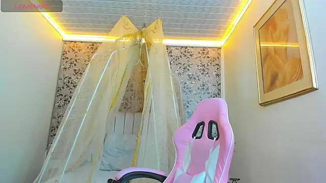 agatha rusell  online show from February 5, 2025, 12:31 am