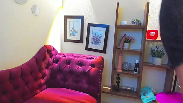 agatha rusell  online show from January 27, 2025, 7:46 pm