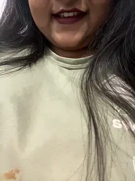 smile pretty online show from September 26, 2025, 6:04 pm