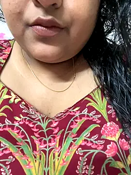 smile pretty online show from November 5, 2025, 6:33 pm