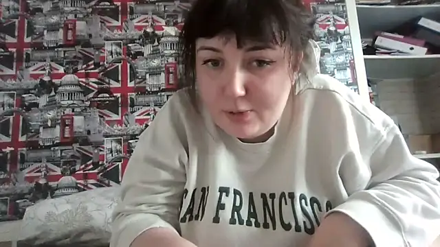 Lynylou online show from November 1, 2025, 11:59 am