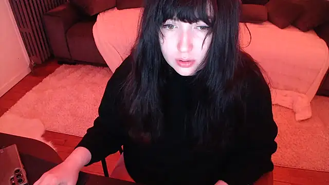 Lynylou online show from December 13, 2024, 3:16 am