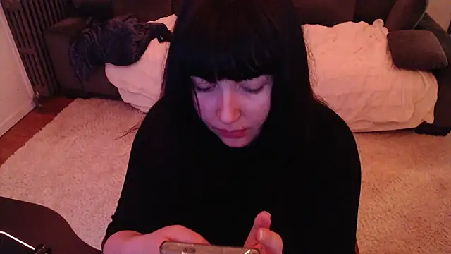 Lynylou online show from March 21, 2025, 6:38 am