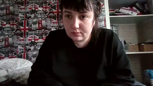 Lynylou online show from October 19, 2025, 1:47 pm