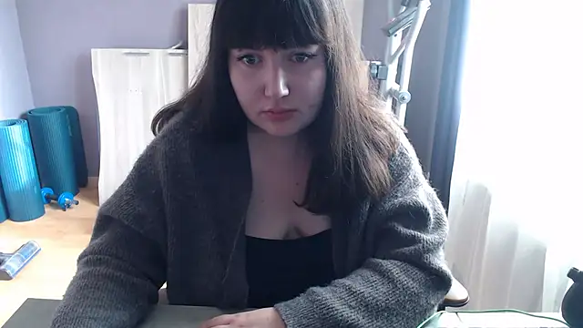 Lynylou online show from September 10, 2025, 7:29 am