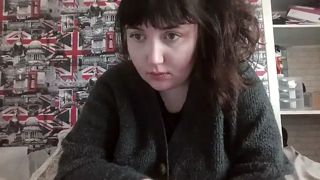 Lynylou online show from November 4, 2025, 12:09 pm