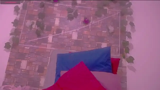 Snapshot of CrazyRousex chatting on November 11, 2025, 3:40 pm CrazyRousex online show from November 11, 2025, 3:40 pm