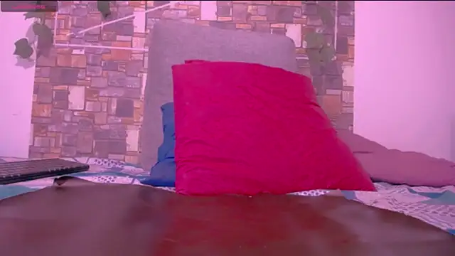 Snapshot of CrazyRousex chatting on September 18, 2025, 4:32 pm CrazyRousex online show from September 18, 2025, 4:32 pm