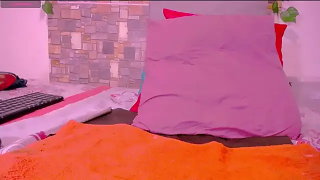 CrazyRousex online show from April 10, 2026, 1:51 pm