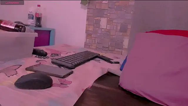 Snapshot of CrazyRousex chatting on December 16, 2025, 4:55 pm CrazyRousex online show from December 16, 2025, 4:55 pm