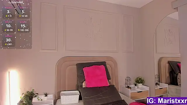 Maristxxr online show from October 14, 2025, 7:47 pm