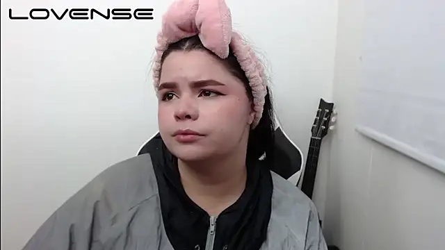 Snapshot of BrithneyLee_ chatting on October 27, 2025, 1:17 am BrithneyLee online show from October 27, 2025, 1:17 am