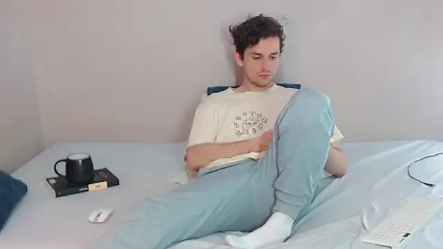 Snapshot of Elio555 chatting on February 6, 2025, 7:07 pm Elio555 online show from February 6, 2025, 7:07 pm