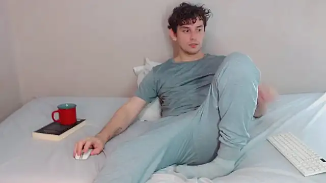 Snapshot of Elio555 chatting on February 3, 2025, 3:09 am Elio555 online show from February 3, 2025, 3:09 am