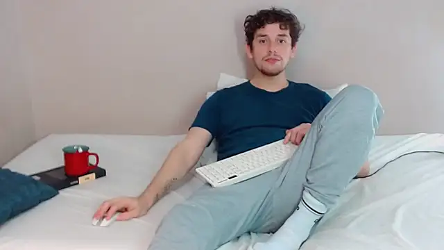 Snapshot of Elio555 chatting on February 15, 2025, 1:21 am Elio555 online show from February 15, 2025, 1:21 am