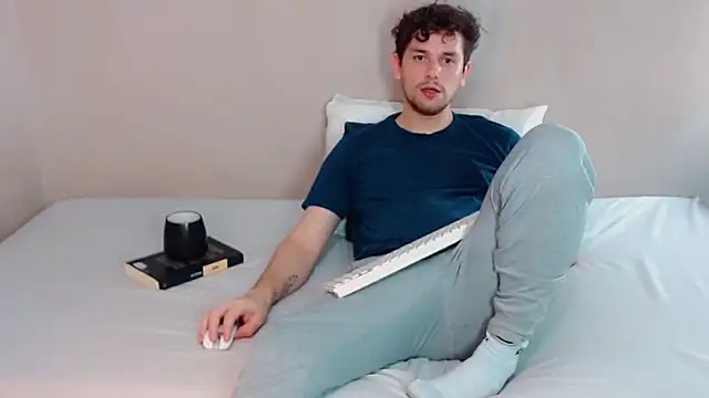 Snapshot of Elio555 chatting on March 21, 2025, 4:29 pm Elio555 online show from March 21, 2025, 4:29 pm