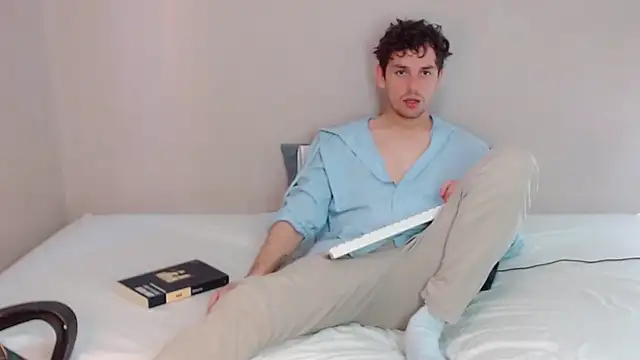 Snapshot of Elio555 chatting on January 12, 2025, 4:50 pm Elio555 online show from January 12, 2025, 4:50 pm