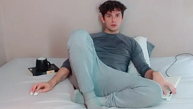 Snapshot of Elio555 chatting on January 31, 2025, 3:11 pm Elio555 online show from January 31, 2025, 3:11 pm