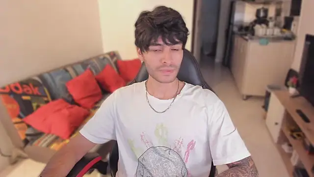 Snapshot of justin_stark7 chatting on November 6, 2025, 10:14 pm justin stark7 online show from November 6, 2025, 10:14 pm