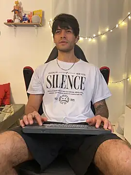 Snapshot of justin_stark7 chatting on February 3, 2026, 1:49 pm justin stark7 online show from February 3, 2026, 1:49 pm