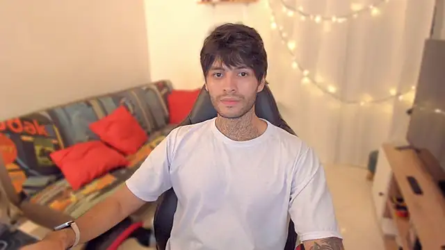 Snapshot of justin_stark7 chatting on February 20, 2026, 1:57 pm justin stark7 online show from February 20, 2026, 1:57 pm