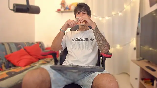 Snapshot of justin_stark7 chatting on February 12, 2026, 7:13 pm justin stark7 online show from February 12, 2026, 7:13 pm