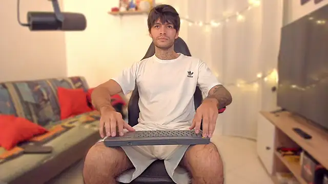 Snapshot of justin_stark7 chatting on February 18, 2026, 2:35 pm justin stark7 online show from February 18, 2026, 2:35 pm