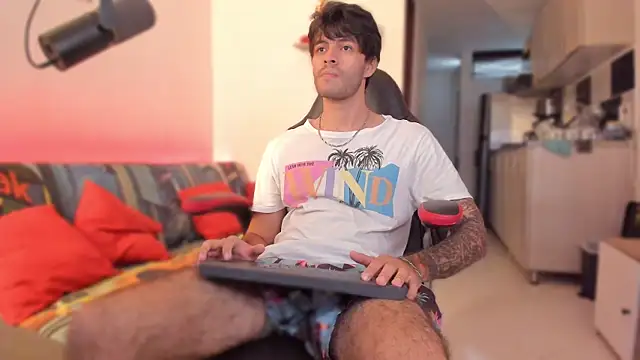 Snapshot of justin_stark7 chatting on November 20, 2025, 6:19 pm justin stark7 online show from November 20, 2025, 6:19 pm