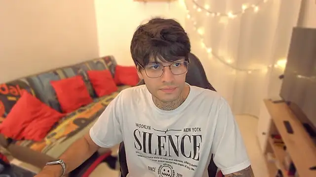 Snapshot of justin_stark7 chatting on February 11, 2026, 1:22 pm justin stark7 online show from February 11, 2026, 1:22 pm