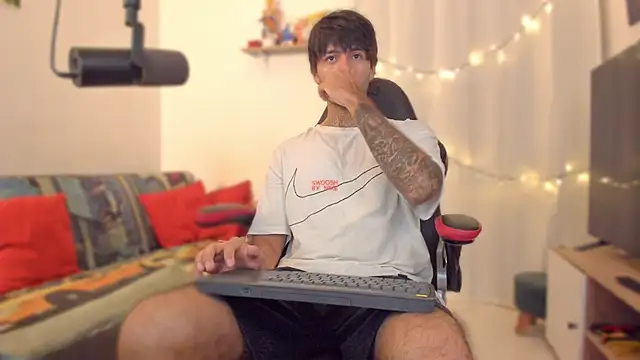 Snapshot of justin_stark7 chatting on February 16, 2026, 1:43 pm justin stark7 online show from February 16, 2026, 1:43 pm