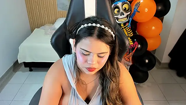 samy 19  online show from November 4, 2025, 11:03 am